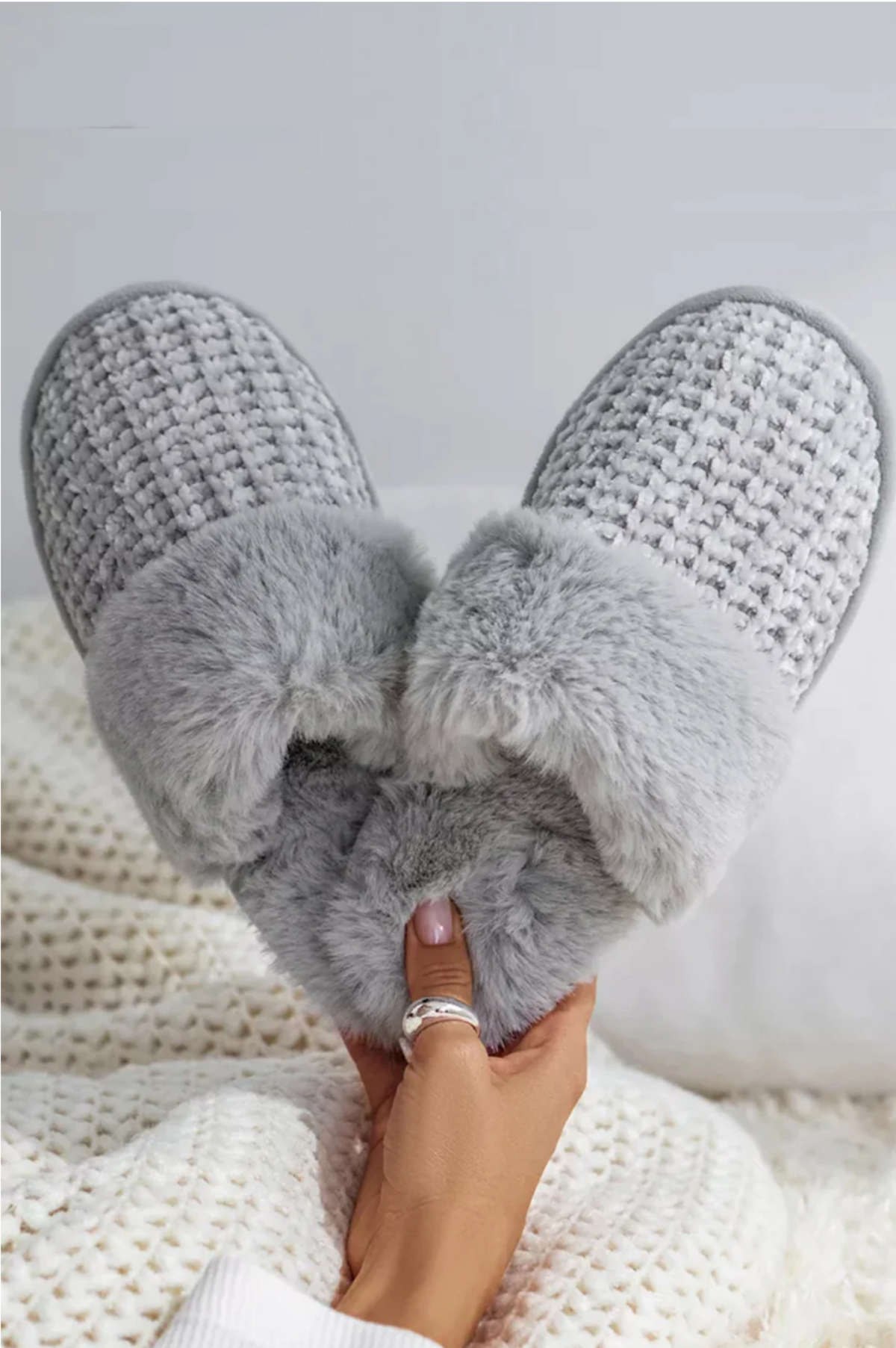 Knitted Faux Fur Slipper